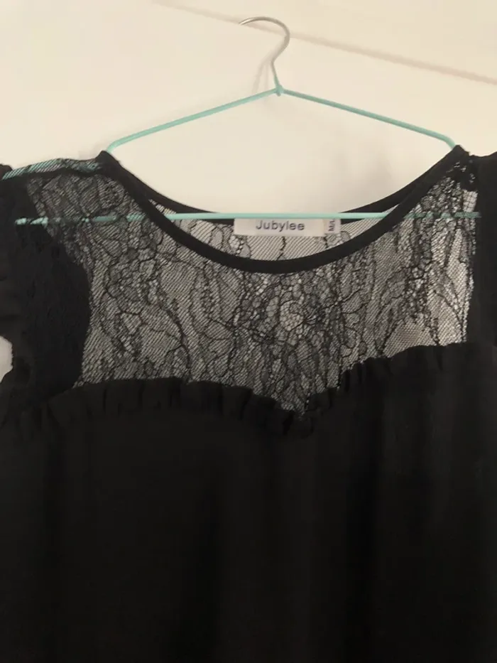 Petite robe noire fluide volants dentelle manches courtes taille s - photo numéro 5
