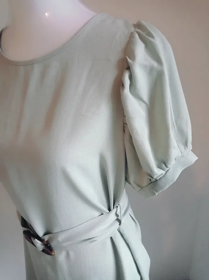 Magnifique robe vert amande vert d'eau avec ceinture intégrée boucle écaille de tortue T.M Shein - photo numéro 4