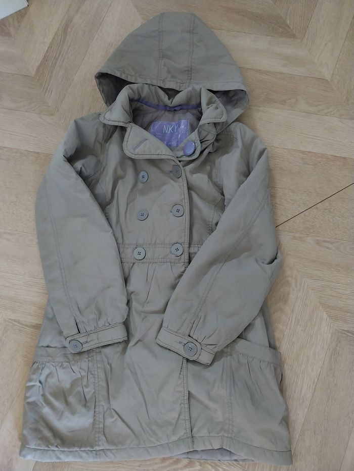 Manteau capuche et jean - photo numéro 2