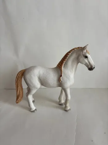 Jument lusitanienne Schleich