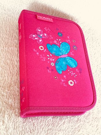 Trousse à crayons rose, papillons fleurs Hertlitz à rabats