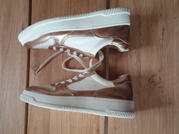 🌸 Baskets blanches avec détails rose gold 🌸 pointure 39 🌸 - photo numéro 5