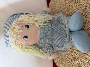 Vintage 1989 Cuddle Wit Creation 30” Rag Doll Blue Hair poupée chiffon