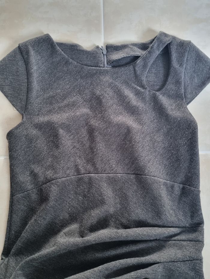 Robe grise - photo numéro 3