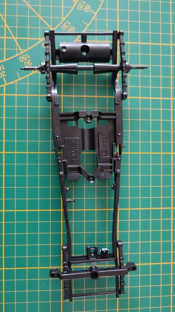 Châssis plastique pièce détachée miniature Burago Bburago Alfa Romeo 2300 Monza 1934 1/18 1/18e 1/18