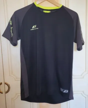 Tee-shirt football