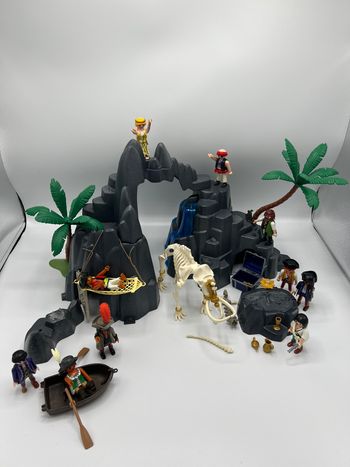Playmobil repaire des pirates