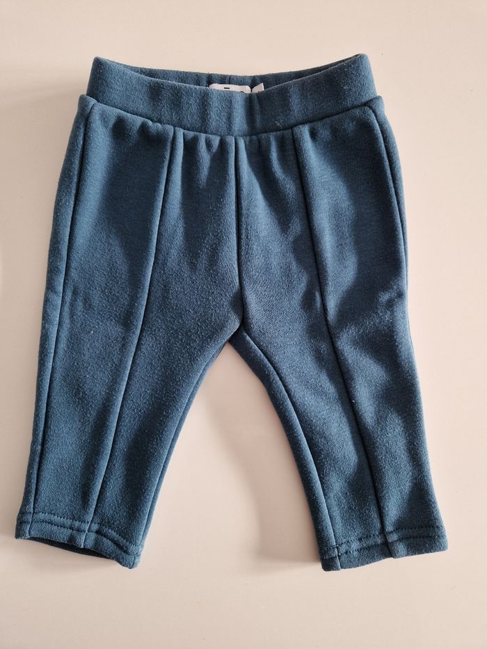 Lot 2 jogging 6 mois - photo numéro 6