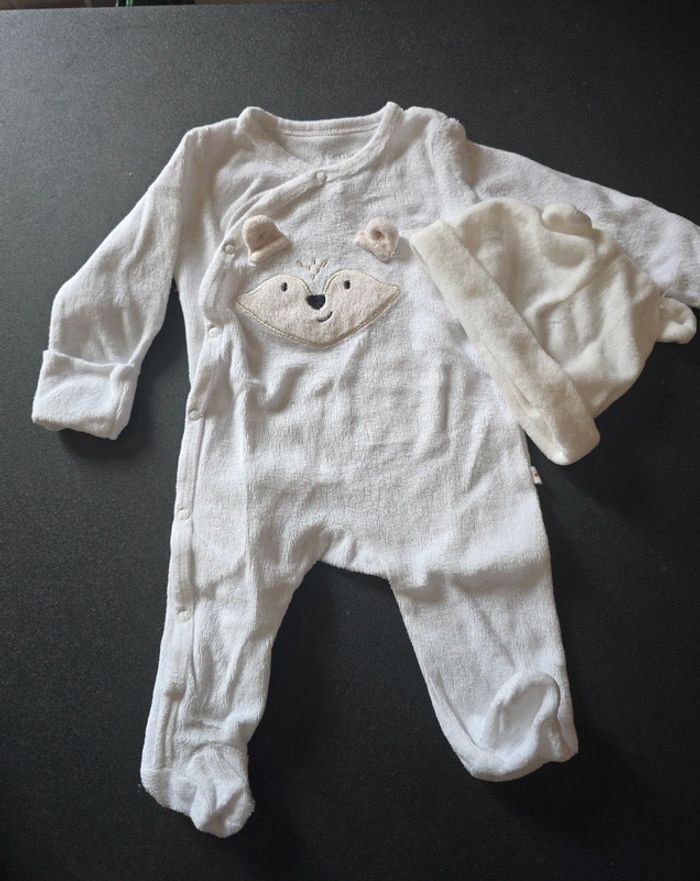 Lot n°2 vêtements taille 1 mois - photo numéro 3
