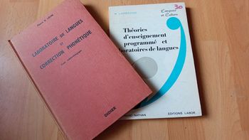 Lot de 2 livres 🔸 labo de langues et phonetique