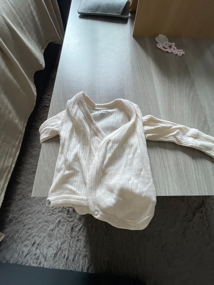 Lot de 3 Bodies taille 0