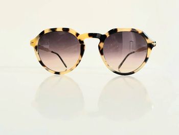 Lunette de soleil mixte léopard et dorée uvprotection catégorie 3