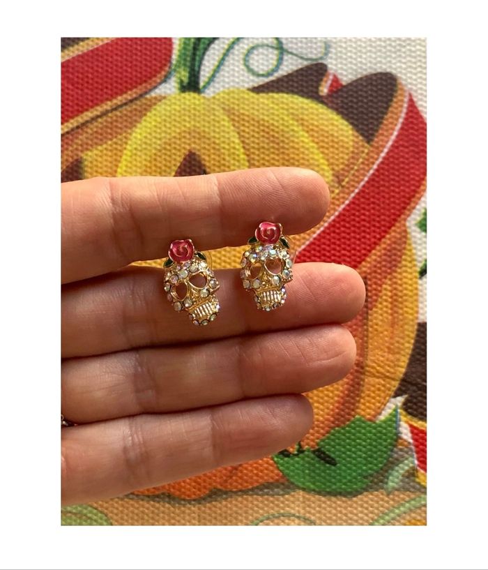 Boucle d’oreille, tête de mort avec strass.  CHIC - photo numéro 6