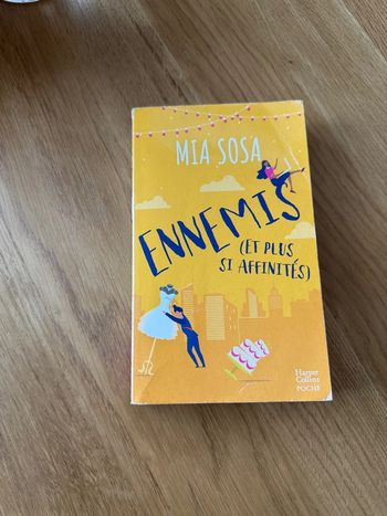 Livre new romance Ennemis ( et plus si affinités)