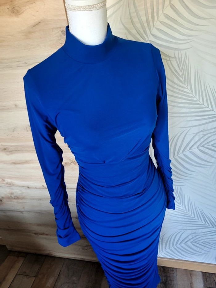 👗Superbe robe neuve femme taille 38 - photo numéro 4
