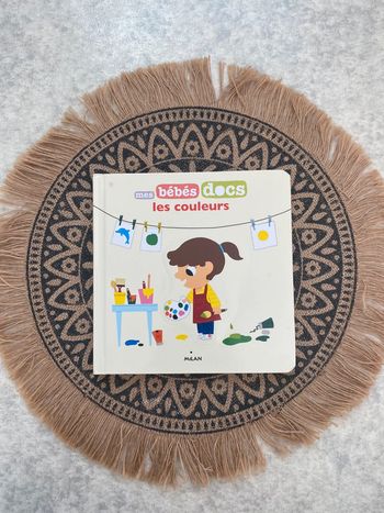 Livre mes bébés docs les couleurs