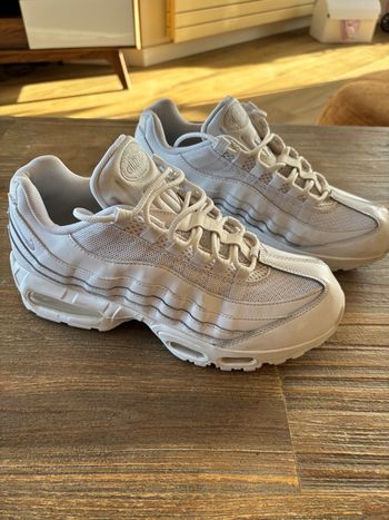 Basket Nike air Max 95 t. 43