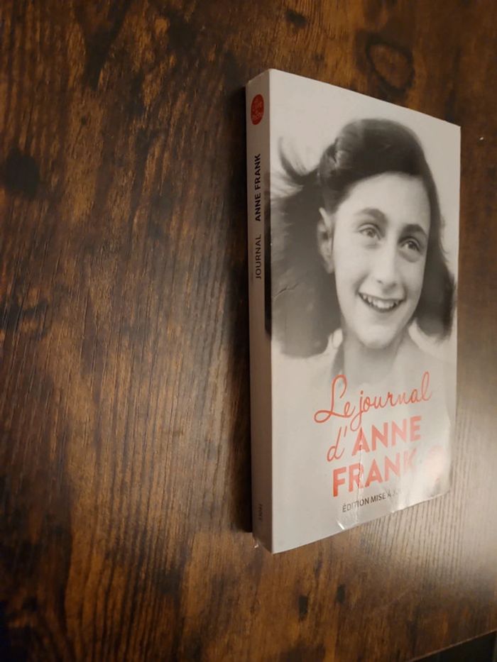Livre : Le journal d'Anne Frank - photo numéro 2