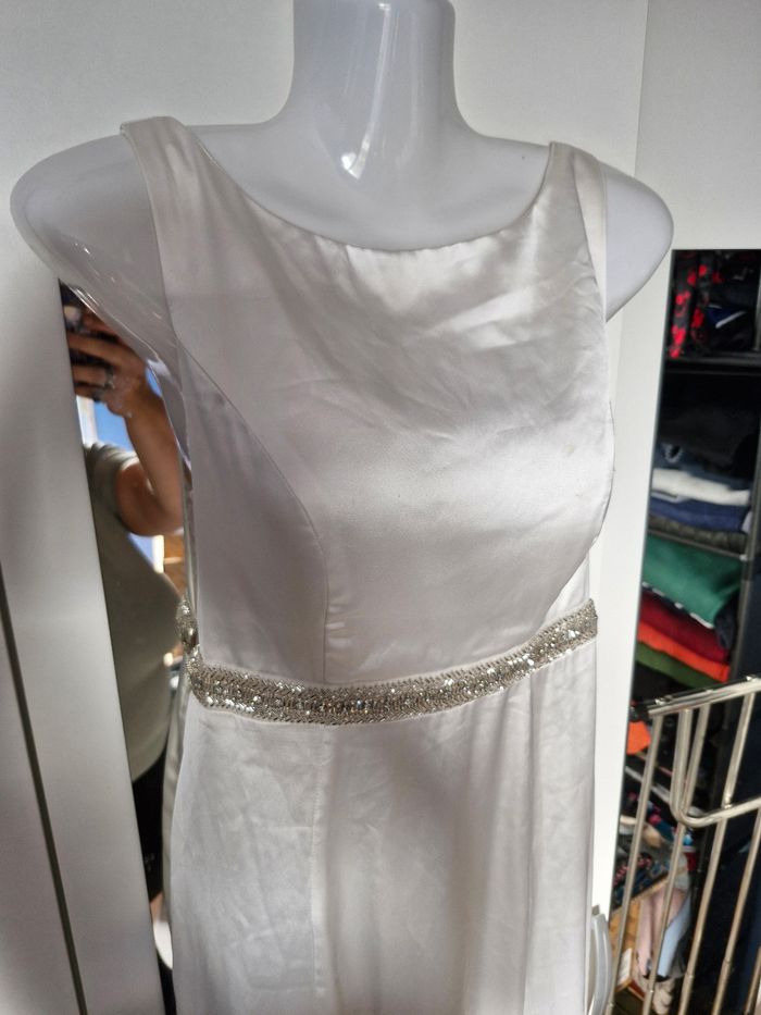 Superbe robe de mariée perles et dentelle - photo numéro 2