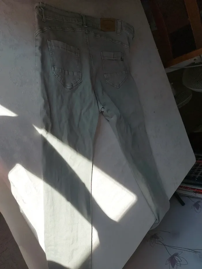 Jean femme taille 36 - photo numéro 4