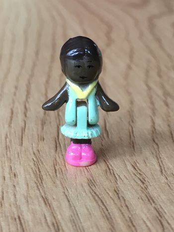 Polly pocket figurine