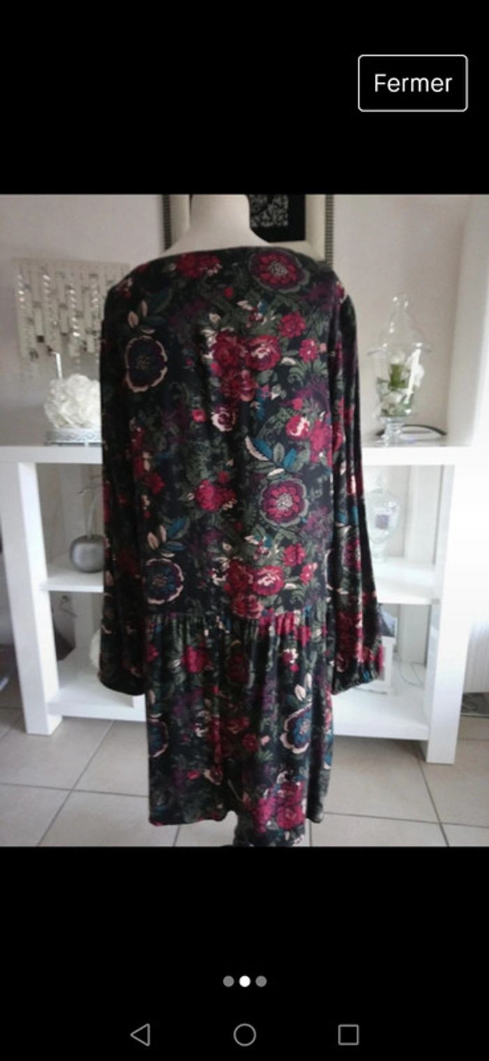 Robe brodé - photo numéro 3