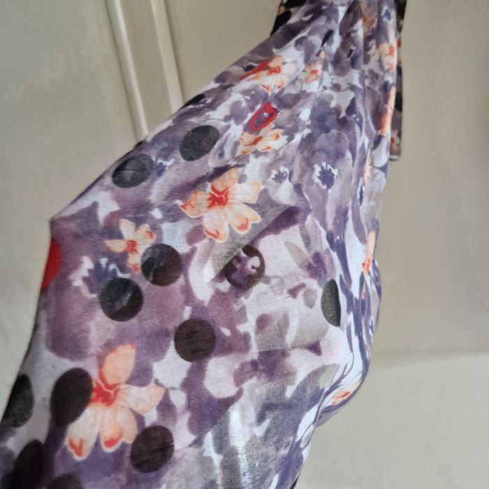 Chale echarpe fine fleuri - photo numéro 2