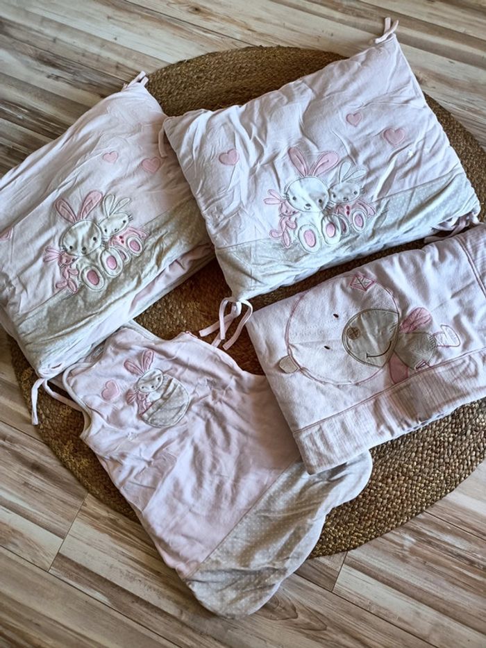 Lot bébé fille Kiabi lit bébé - photo numéro 2