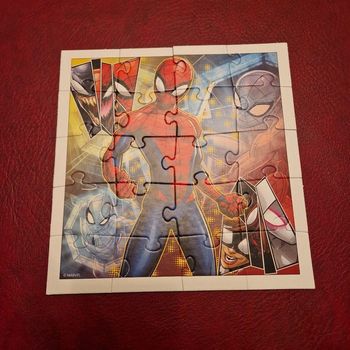 Puzzle spiderman 20 pieces