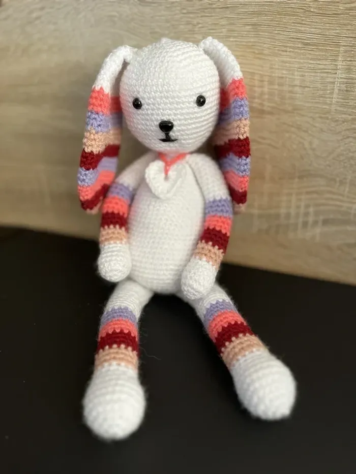 🐰 Superbe doudou lapin fait main au crochet 9-12 mois / 74 cm Neuf avec étiquette· - photo numéro 2