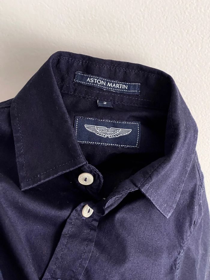 Chemise bleu marine Aston Martin cintrée taille 2 ans parfait état - photo numéro 3