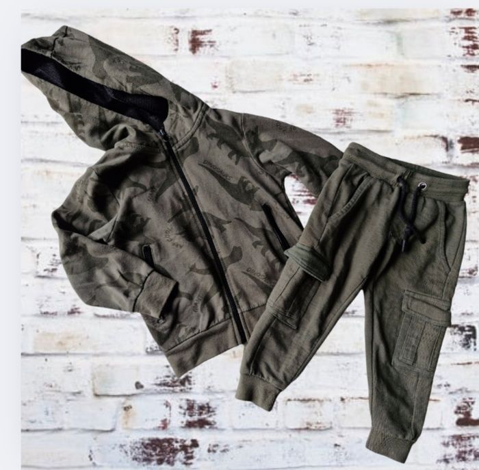 Très belle veste à capuche dinosaures - photo numéro 7