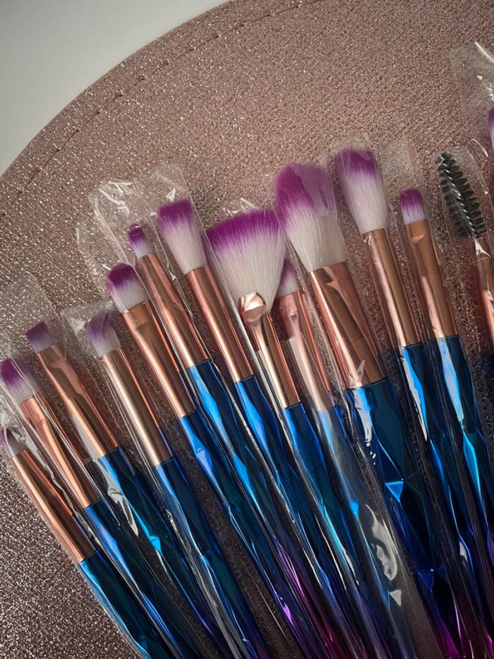 Lot pinceaux à maquillage multicolore - photo numéro 2