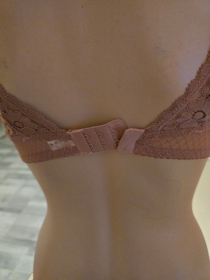 Soutien gorge neuf sans étiquettes - photo numéro 4