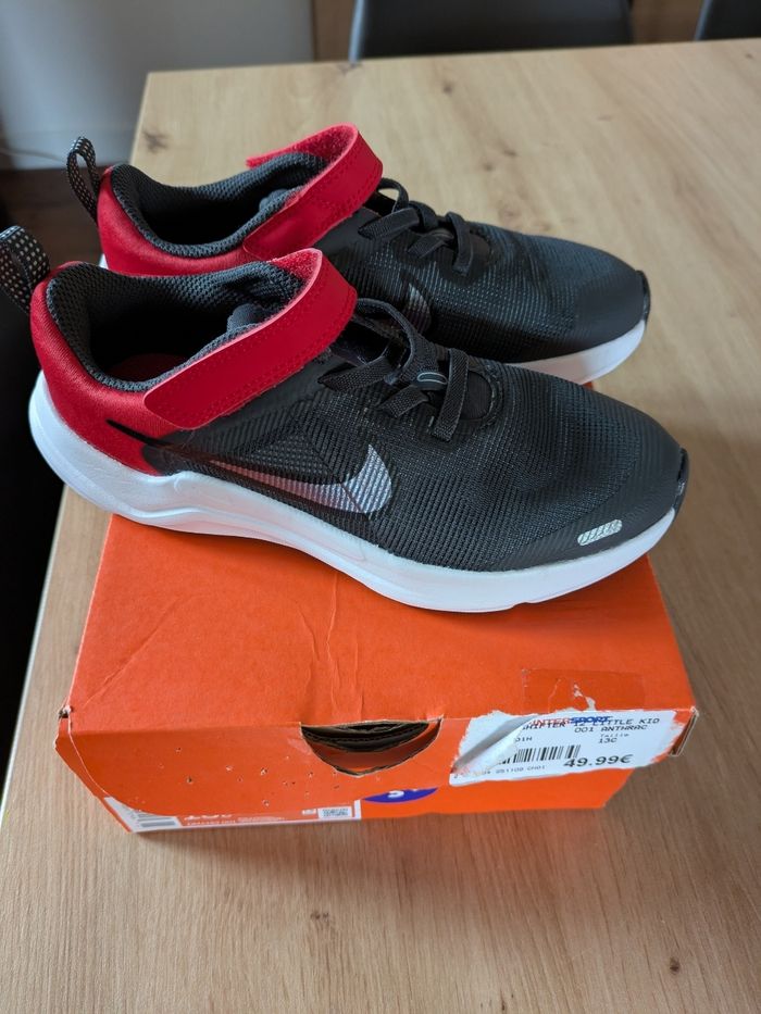 Nike scratch neuves pointure 31 - photo numéro 3