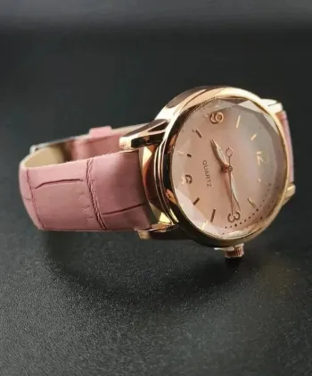 Montre rose bonbon, style classique