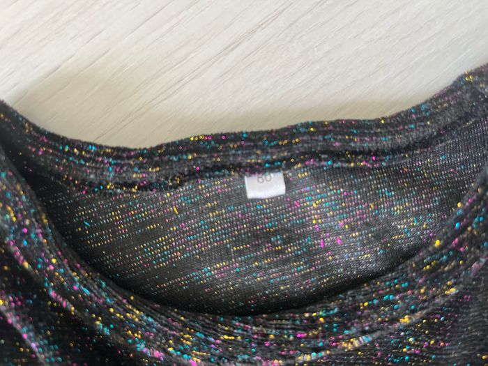 Robe noir avec des paillettes - photo numéro 2