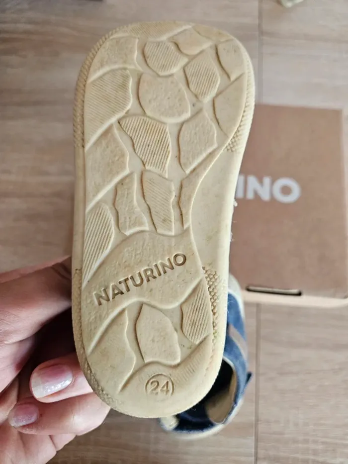 Chaussures Naturino taille 24 - photo numéro 5
