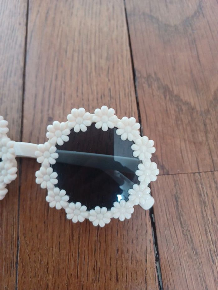 Lunettes de soleil - photo numéro 3
