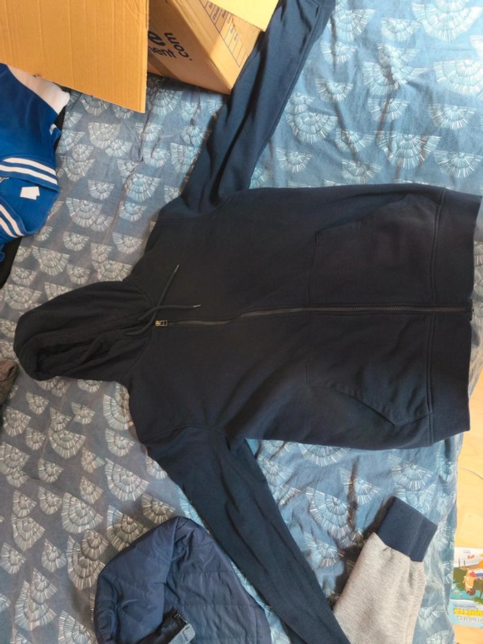 Sweat zippé Kiabi taille M bleu marine