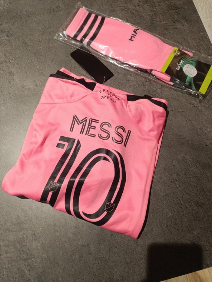 Tenue football Léo Messi Inter Miami rose t.28 - photo numéro 4