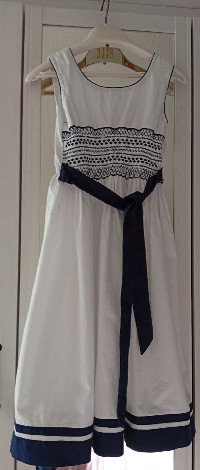 robe brodée 10 ans - photo numéro 2