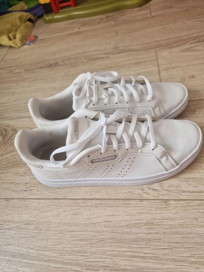 Baskets Adidas blanches, 38, comme neuves