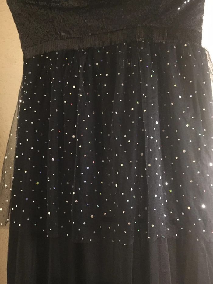 robe de soirée en tulle ornée de strass et sequins - photo numéro 3