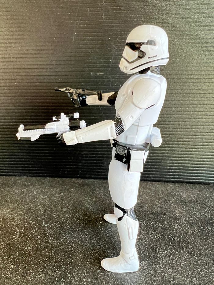 Storm Trooper du premier ordre - Figurine Star Wars 11cm - photo numéro 5