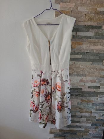 Robe blanche fleuri