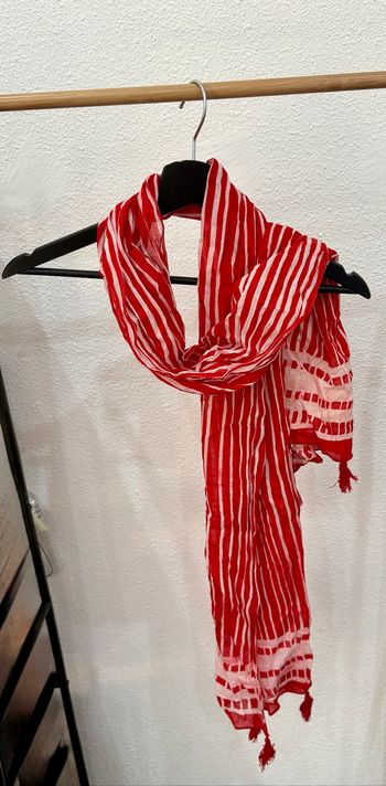 Châle léger à rayures rouge et blanc - Scottage