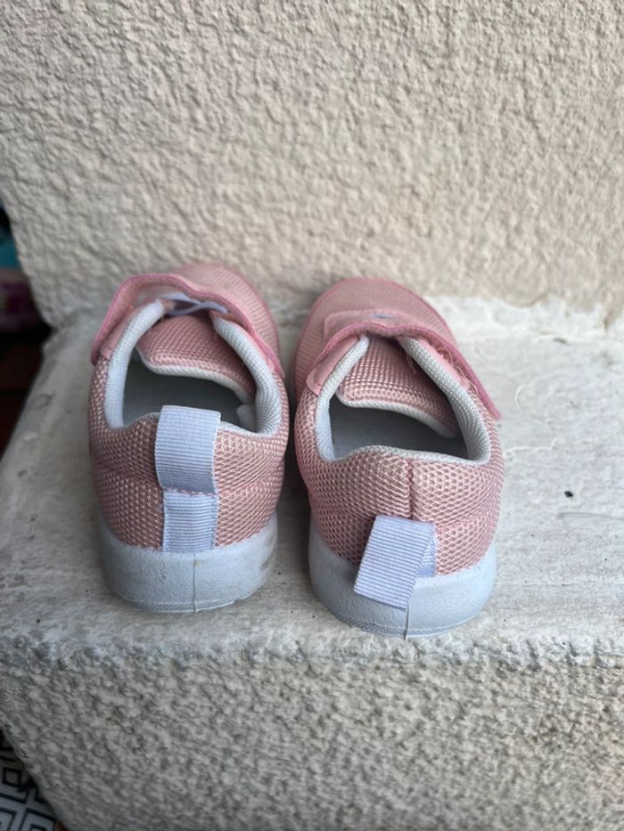 Paire de baskets fille pointure 26 bon état - photo numéro 4