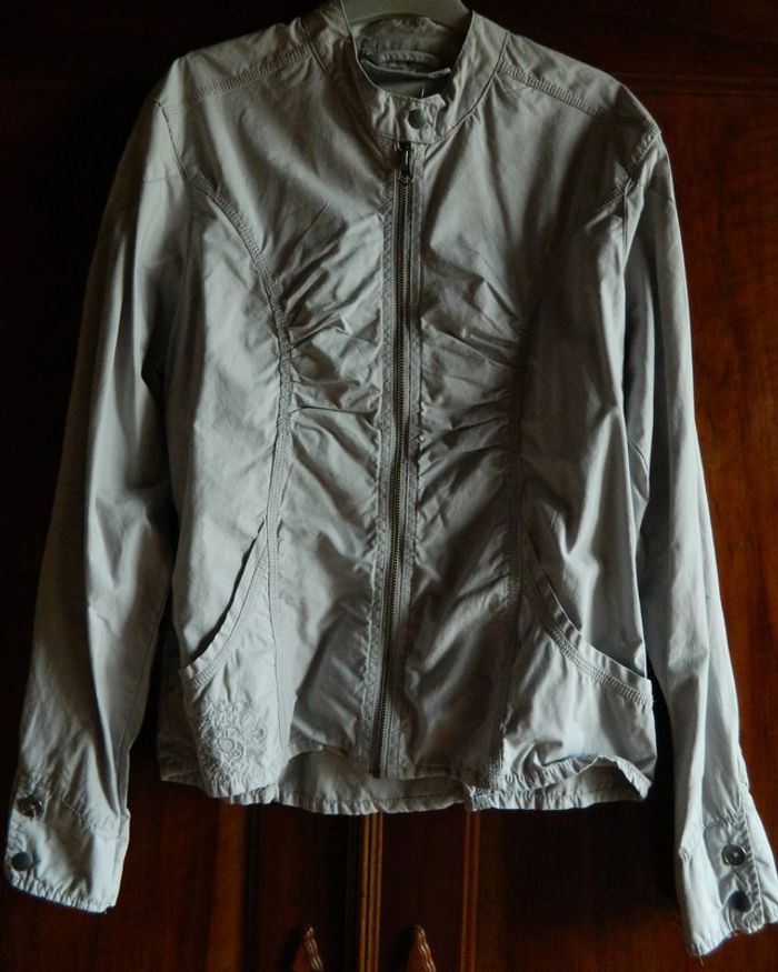 Veste légère T 4 "TOO K bis"