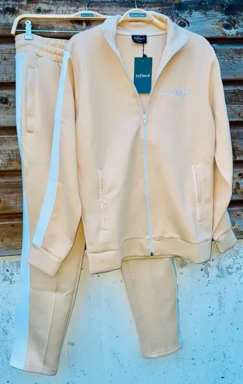 Ensemble jogging Elevate taille M ( bien lire l’annonce)
